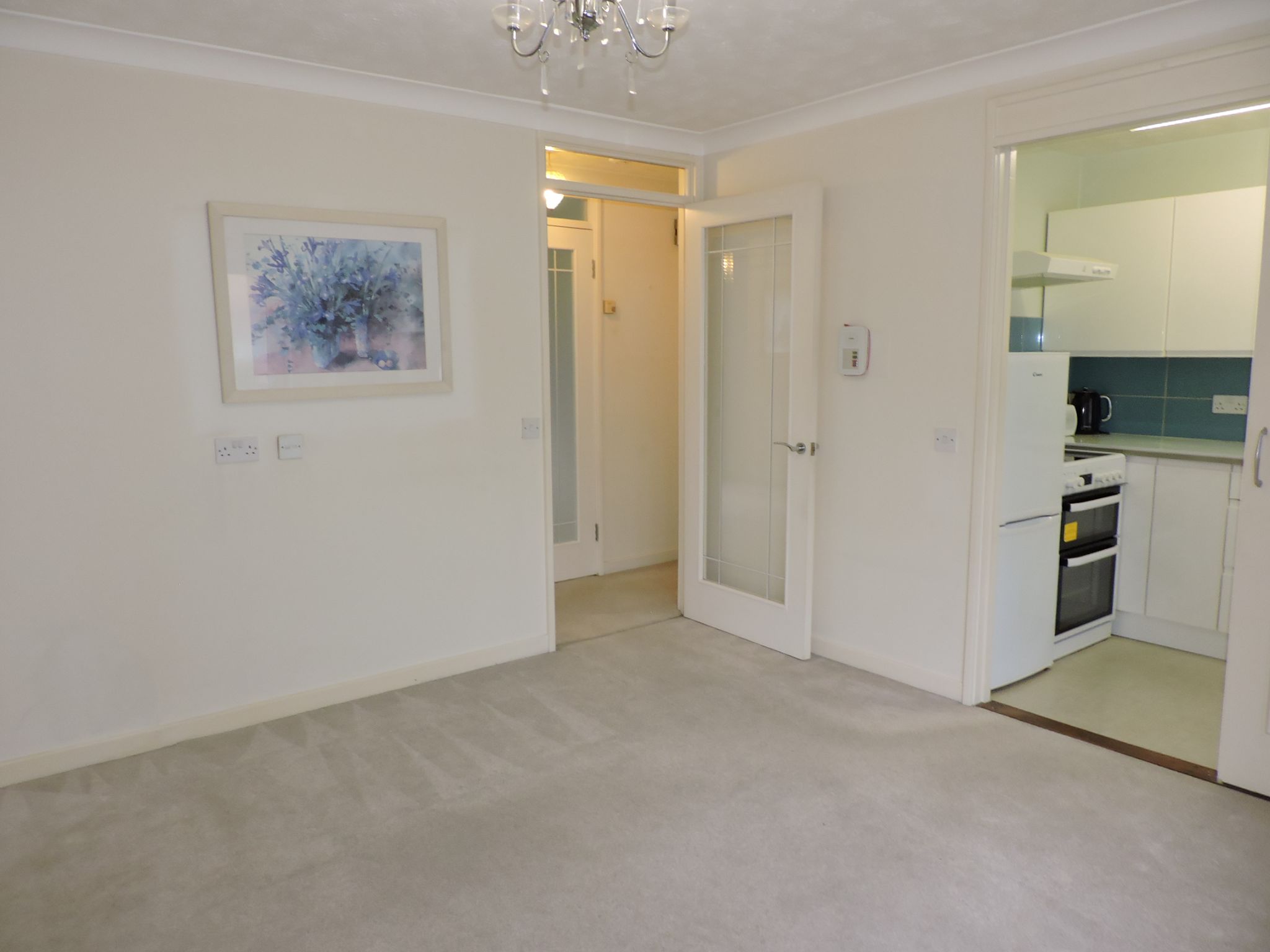 1 bedroom ground floor maisonette flat/apartment Sale Agreed in New Malden - Photograph 6