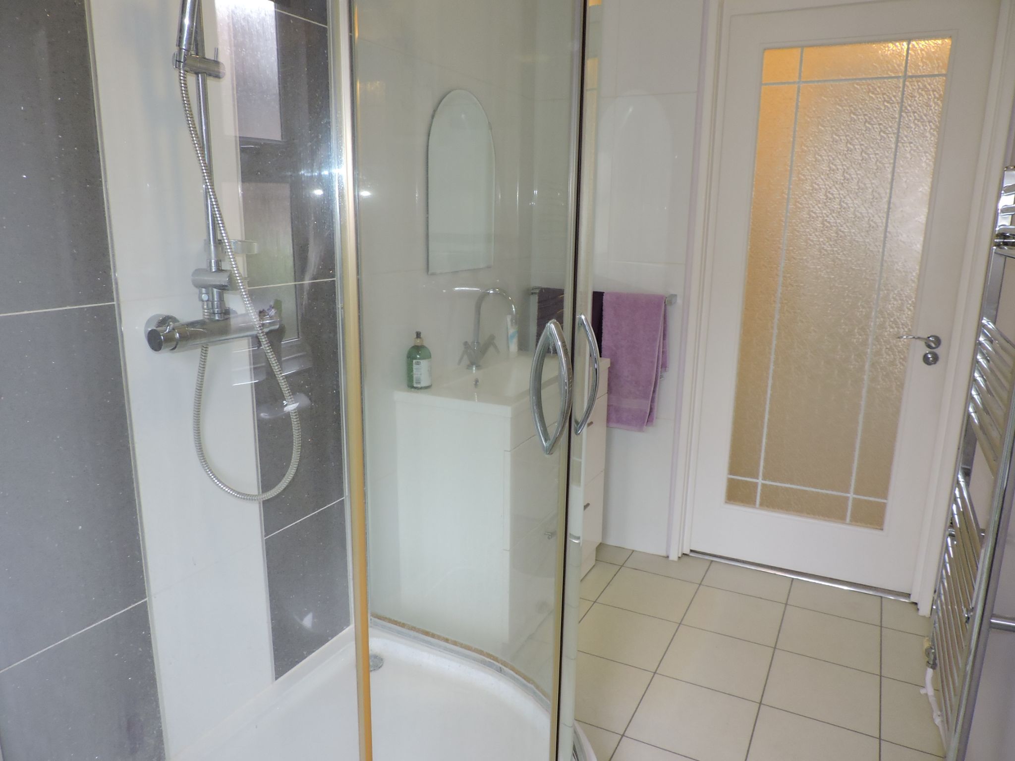 1 bedroom ground floor maisonette flat/apartment Sale Agreed in New Malden - Photograph 14