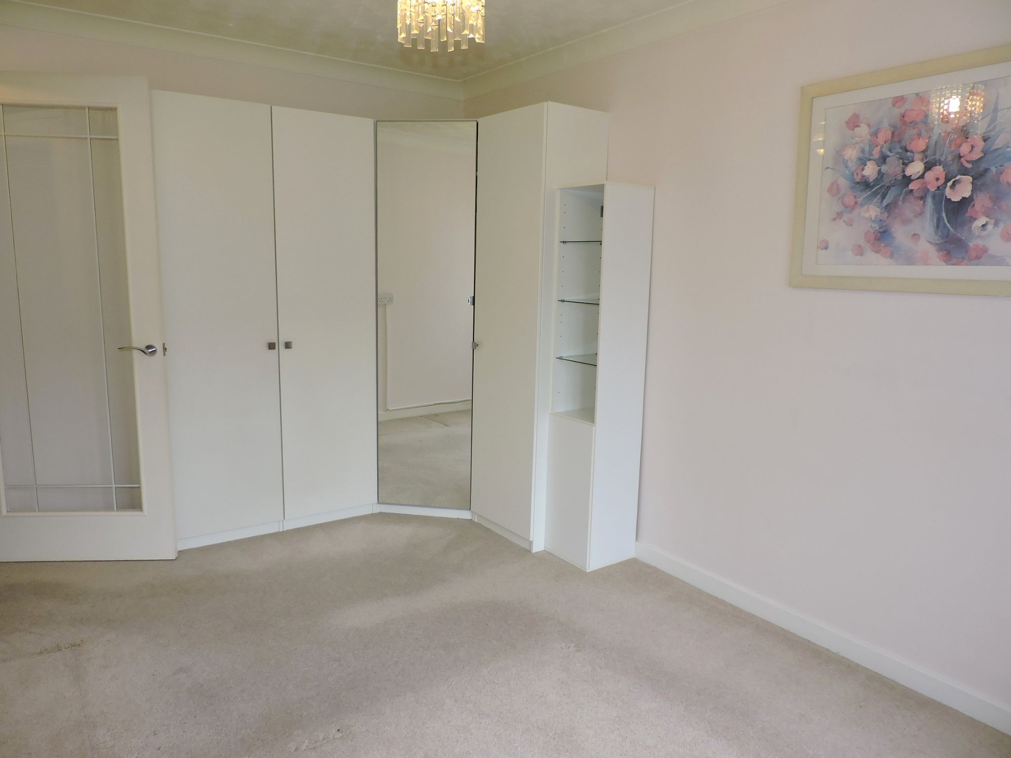 1 bedroom ground floor maisonette flat/apartment Sale Agreed in New Malden - Photograph 11