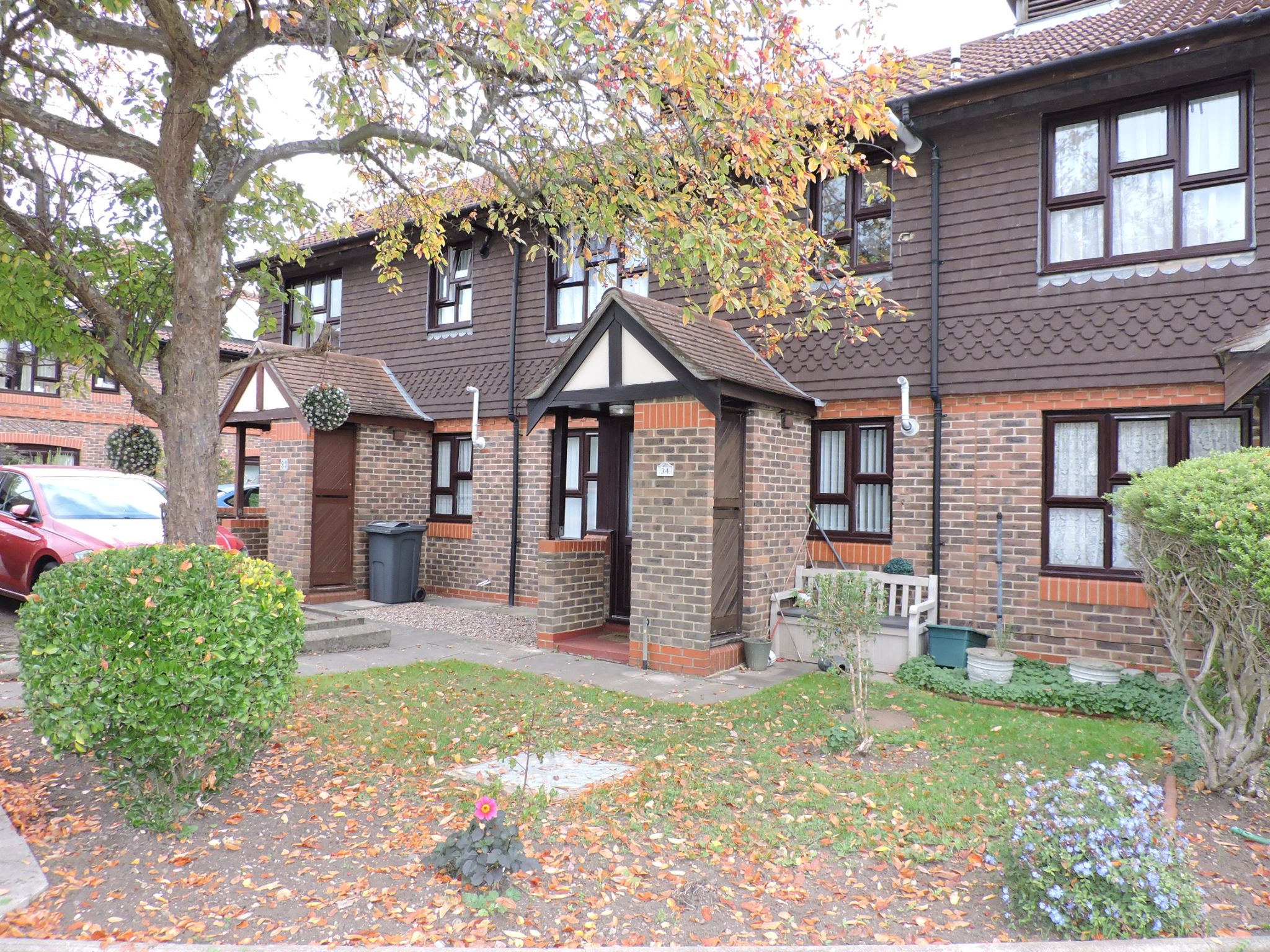 1 bedroom ground floor maisonette flat/apartment Sale Agreed in New Malden - Photograph 17