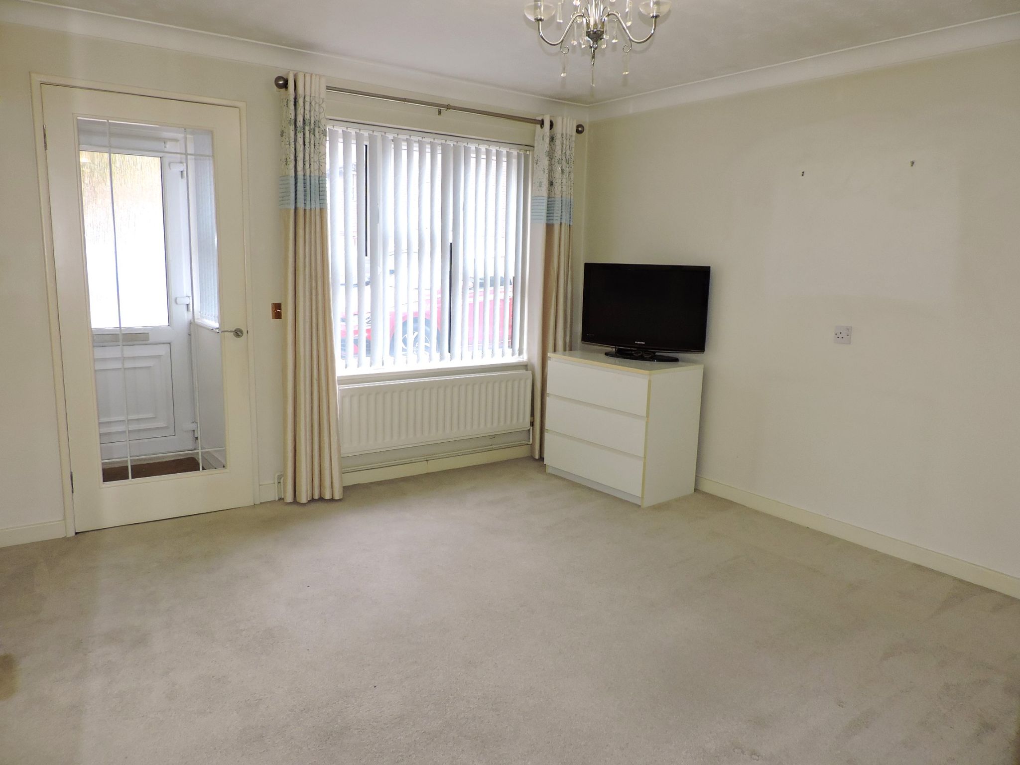 1 bedroom ground floor maisonette flat/apartment Sale Agreed in New Malden - Photograph 5