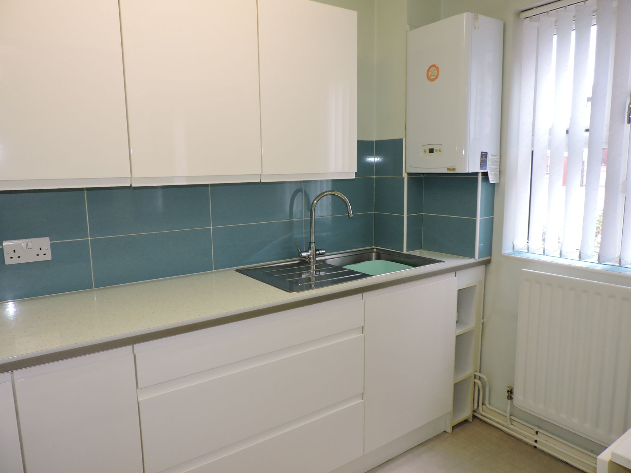 1 bedroom ground floor maisonette flat/apartment Sale Agreed in New Malden - Photograph 7