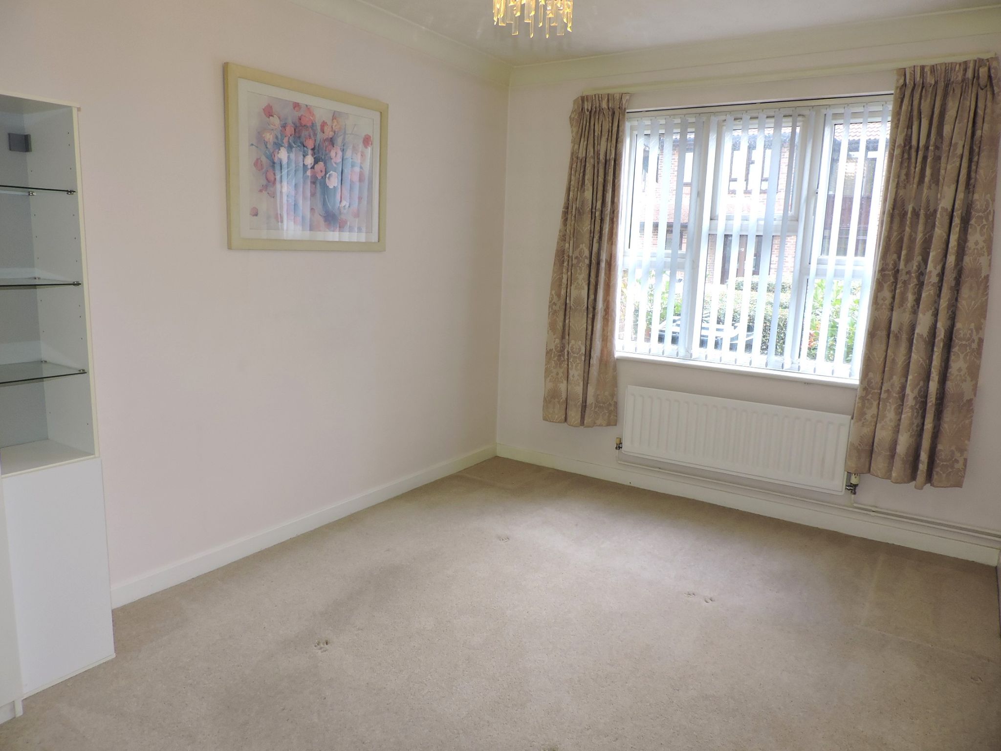 1 bedroom ground floor maisonette flat/apartment Sale Agreed in New Malden - Photograph 10