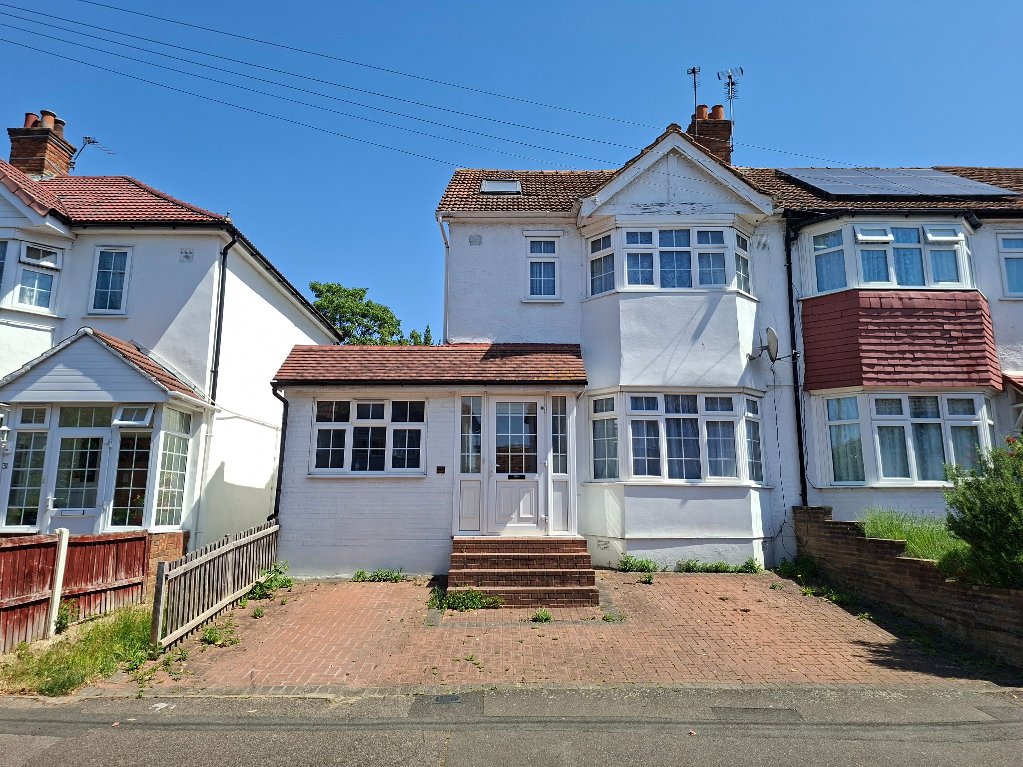 4 bedroom semi-detached house To Let in New Malden - Property photograph