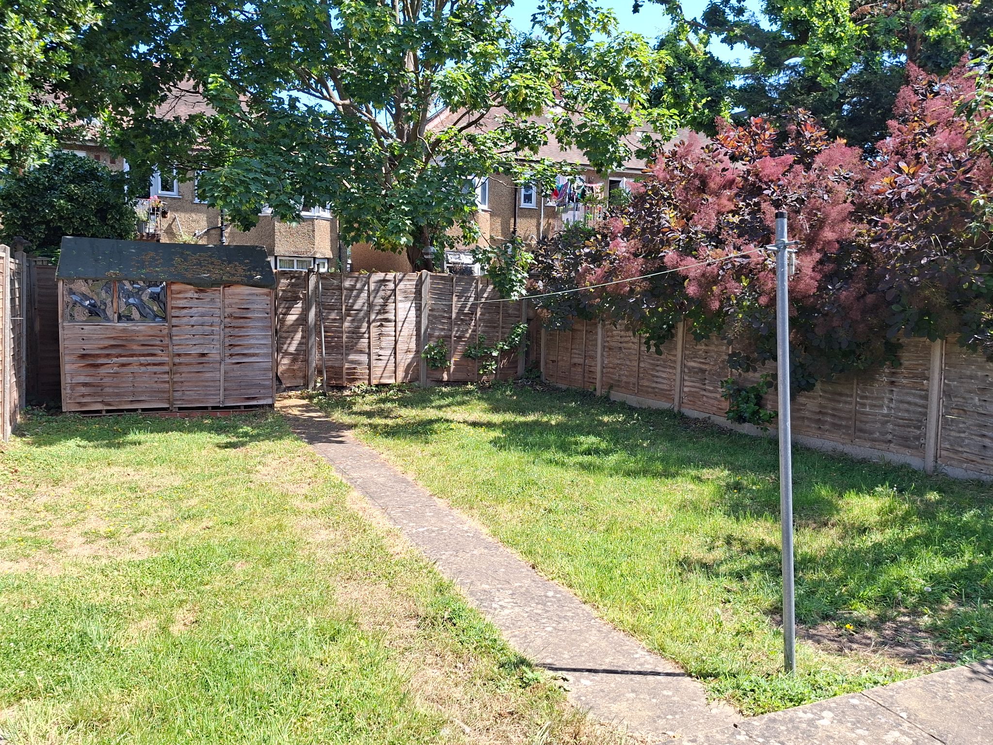 4 bedroom semi-detached house To Let in New Malden - Photograph 18