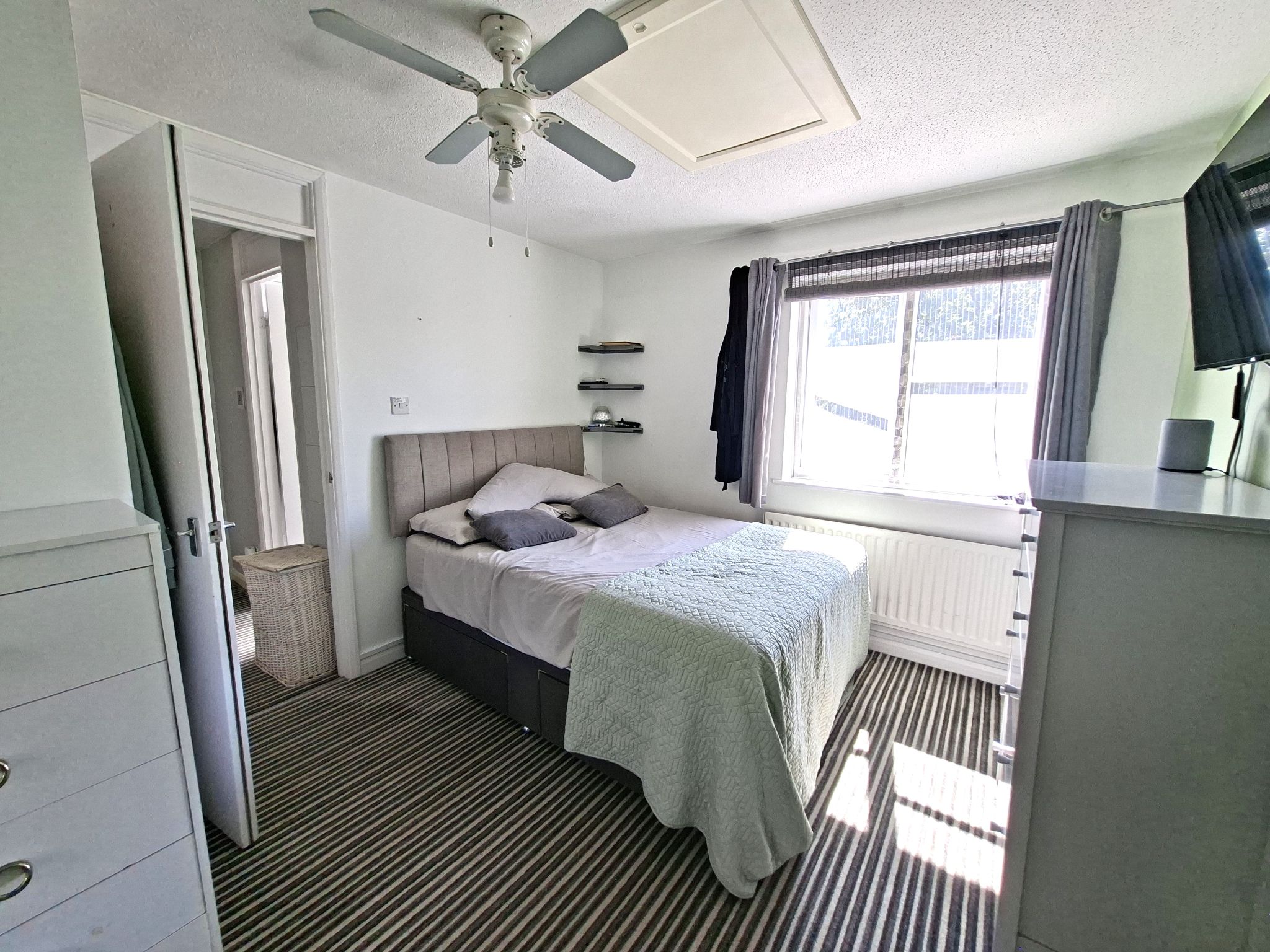 1 bedroom end terraced house To Let in New Malden - Photograph 11
