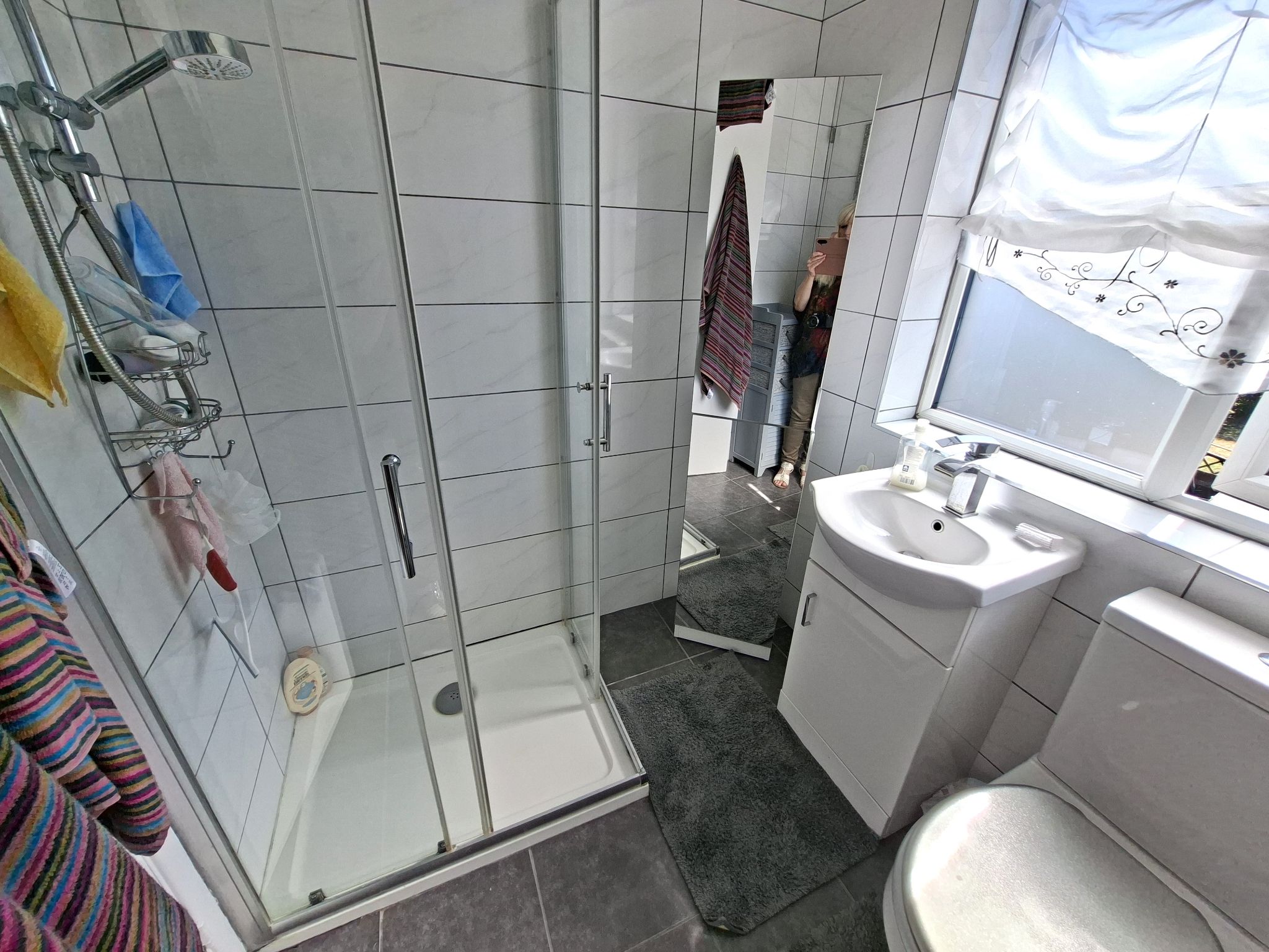 1 bedroom end terraced house To Let in New Malden - Photograph 13