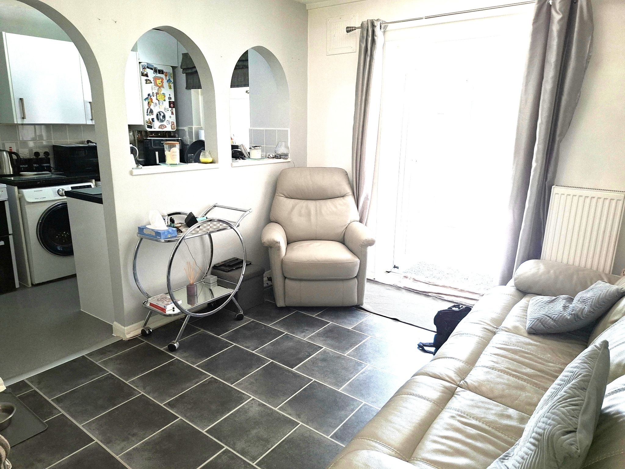 1 bedroom end terraced house To Let in New Malden - Photograph 4