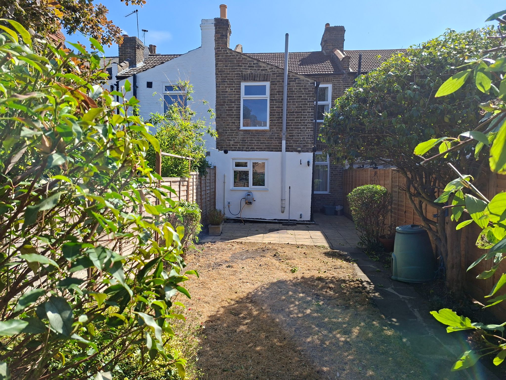 2 bedroom mid terraced house To Let in New Malden - Photograph 12