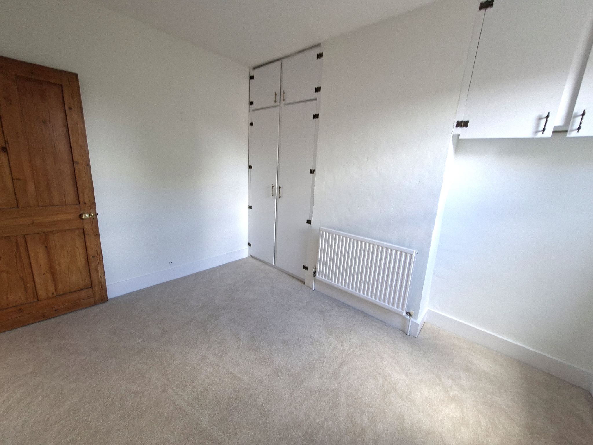 2 bedroom mid terraced house To Let in New Malden - Photograph 12