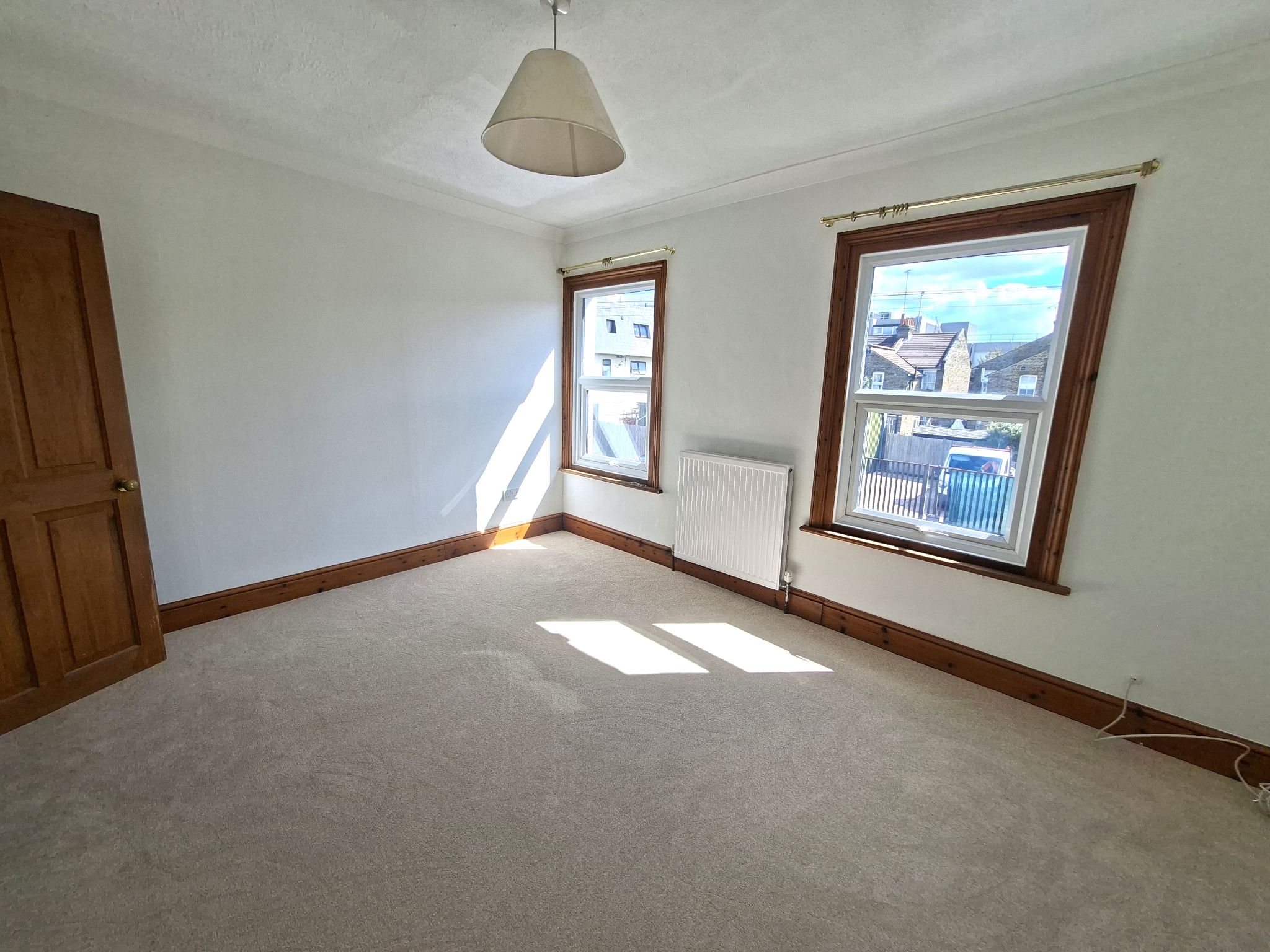 2 bedroom mid terraced house To Let in New Malden - Photograph 6