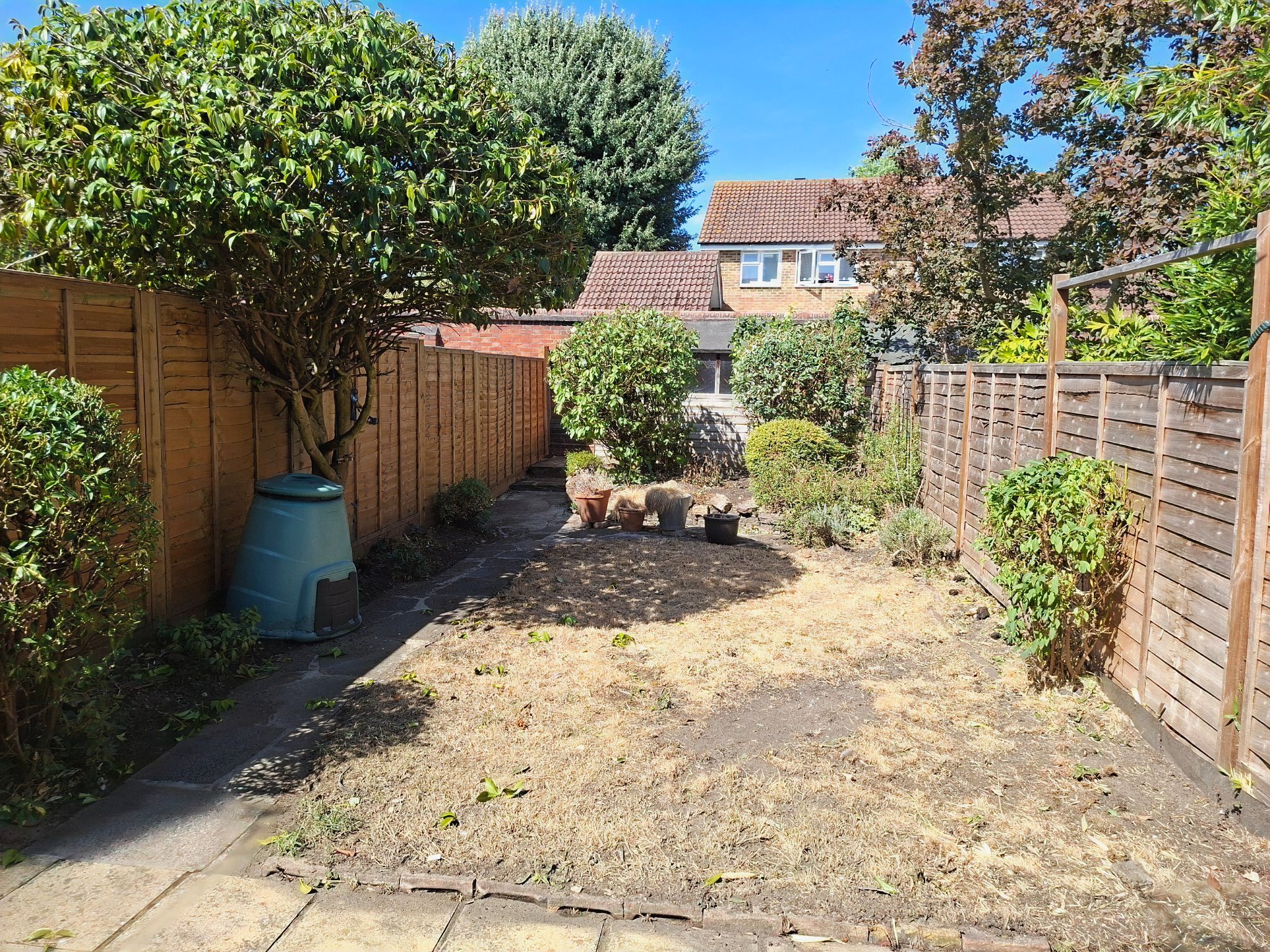 2 bedroom mid terraced house To Let in New Malden - Photograph 14