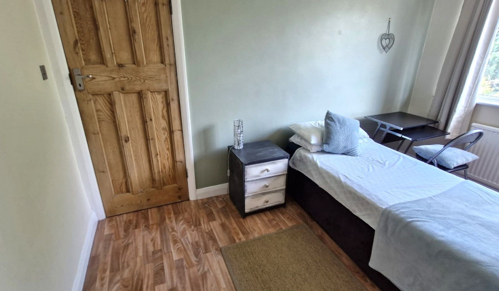 1 bedroom shared house To Let in Surbiton - Photograph 8