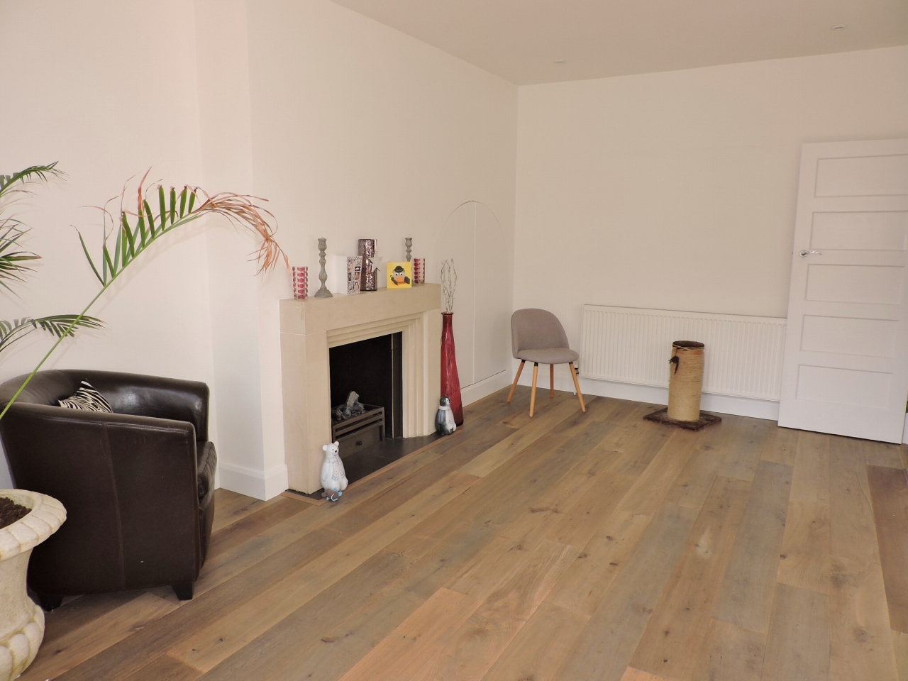 3 bedroom semi-detached house Sold in New Malden - Photograph 9