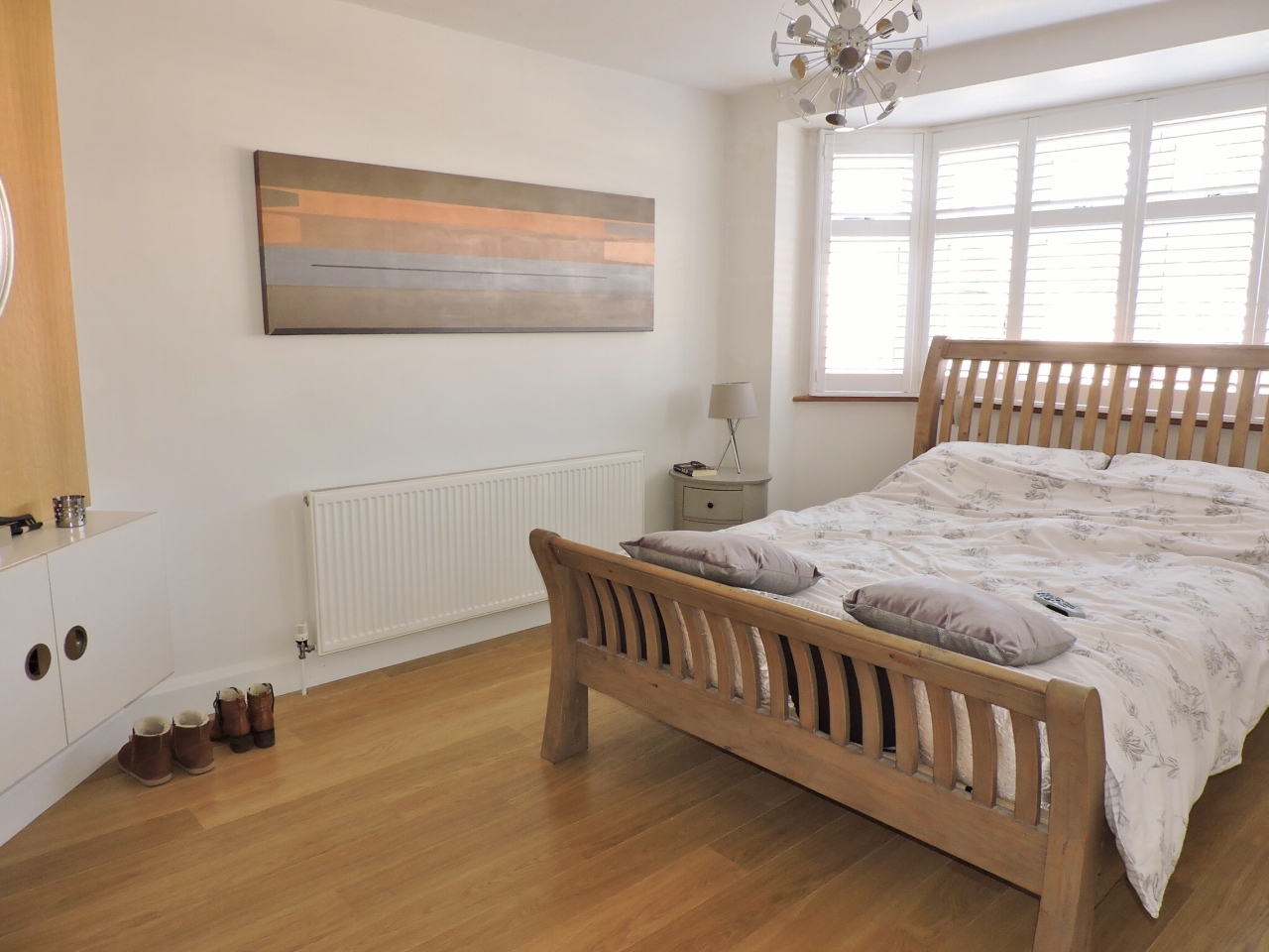 3 bedroom semi-detached house Sold in New Malden - Photograph 11