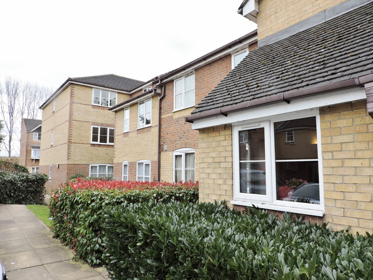 1 bedroom apartment flat/apartment Let in Surbiton - Main Image
