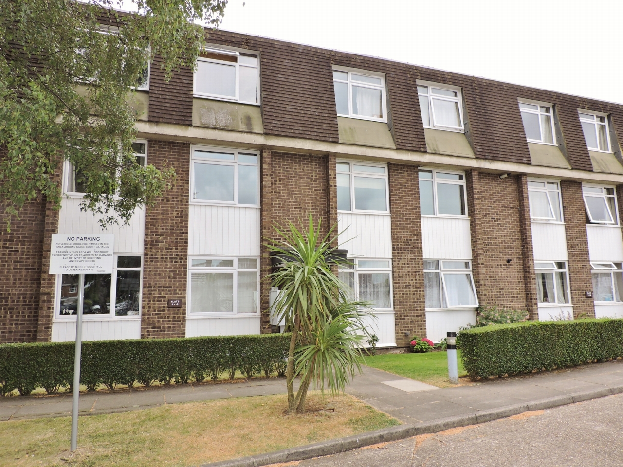 2 bedroom apartment flat/apartment Let in New Malden - Main Image