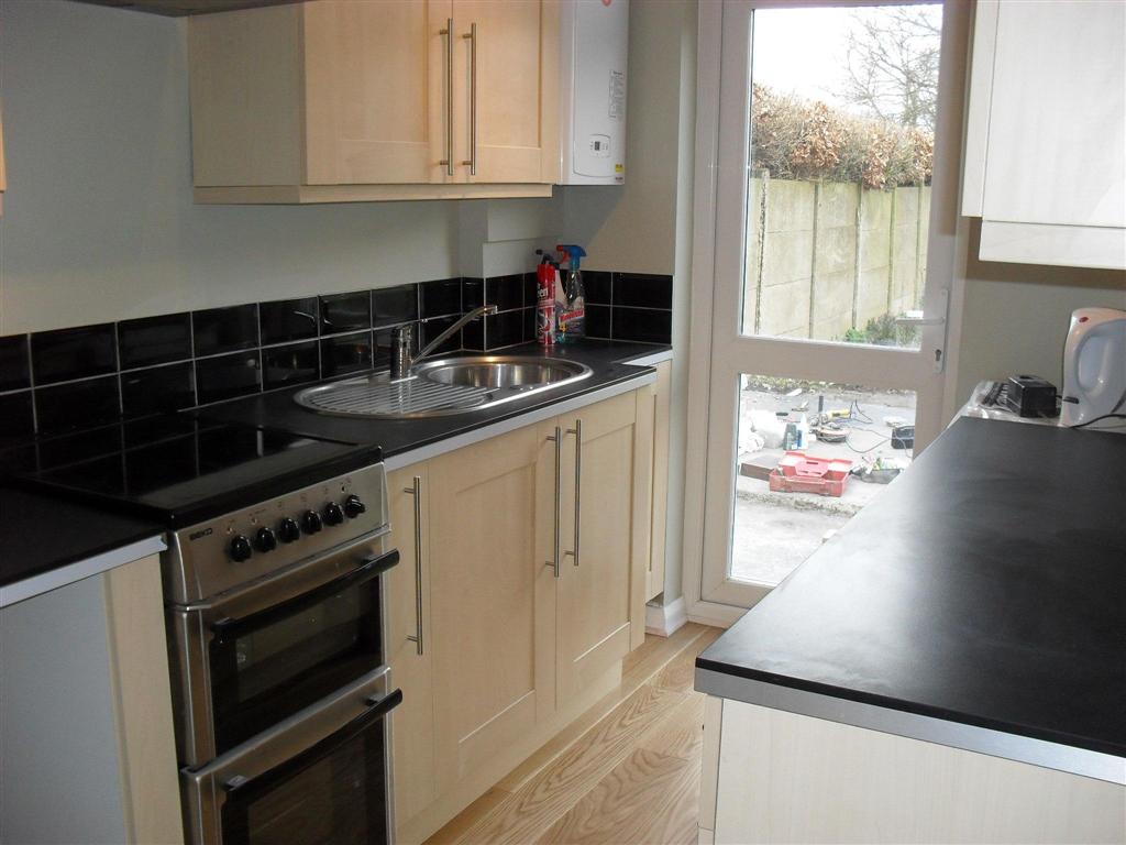 3 bedroom end terraced house Let in New Malden - Property photograph